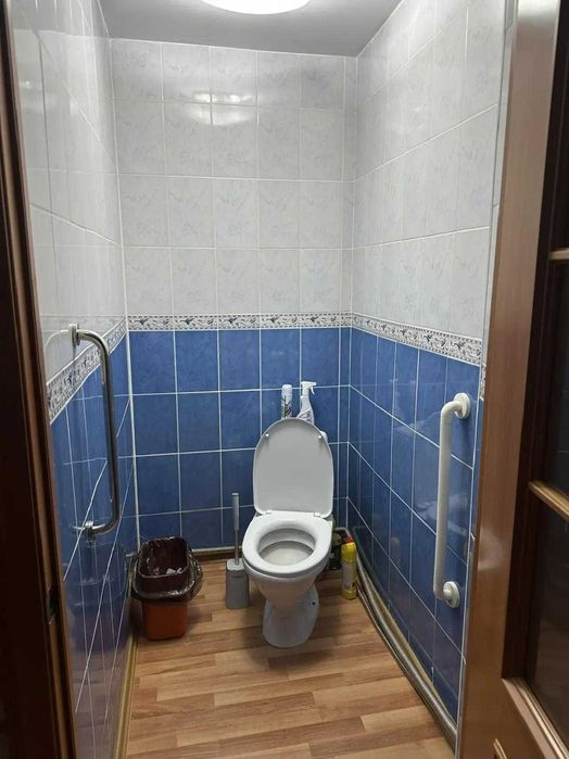 Продам благоустроинный дом в центре города .