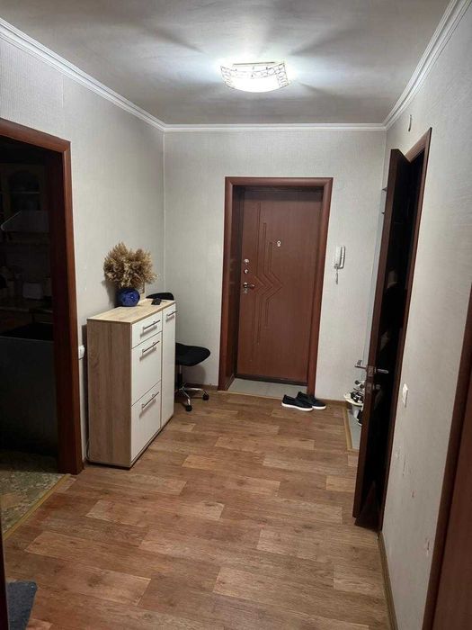 Срочно продается 2 х комнатная, светлая, в хорошем районе квартира!