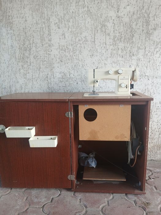 Машинка для шитья Чайка 142 М