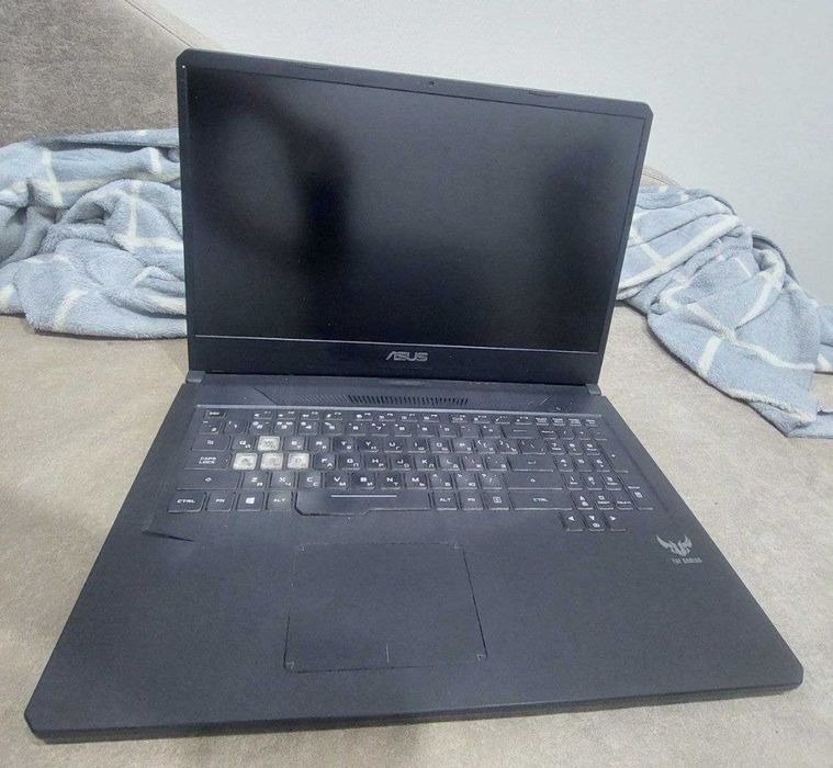 Большой Ноутбук ASUS 17 gtx 1650 ryzen 3550H