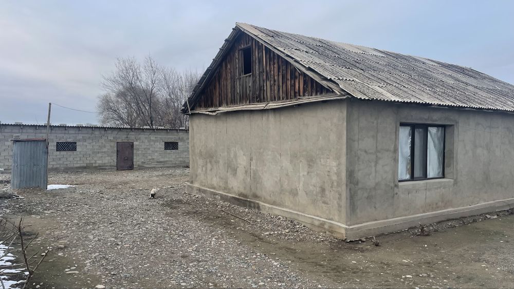 уй сатылады 5 болмелі Косак ауылында .