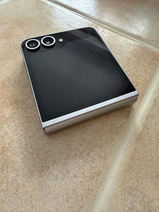 Samsung Galaxy Z Flip 6