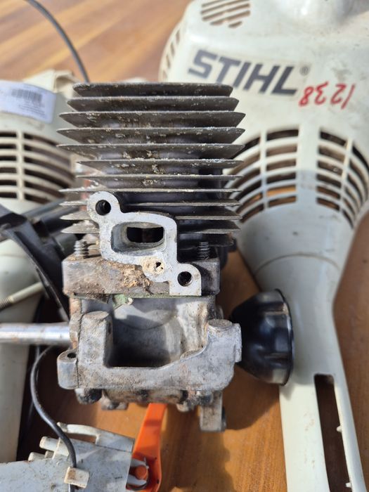 Vind 3 unitati motoare de motocoasa Stihl si motofoarfeci electrice Stihl si Dolmar
