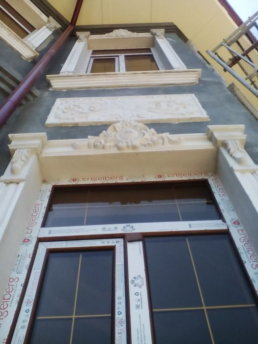 Лепнина,декор фасадная и интерьерная.