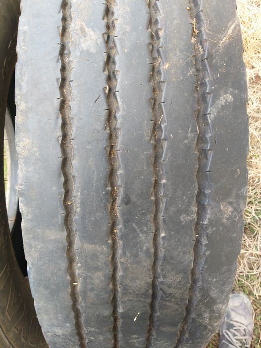 Vand cauciucuri camion