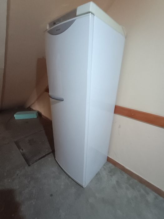 Frigider și Congelator Husqvarna 
Preț 1500 lei ușor negociabil.
