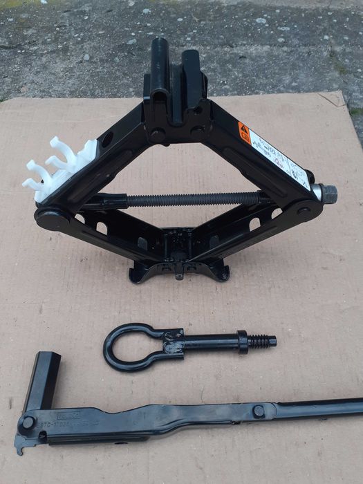 Cric,cheie de roti,cui-tractare FORD Focus, C-max, S-max, Mondeo