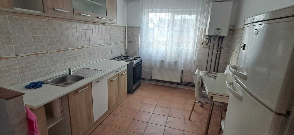 Inchiriez apartament 2 camere