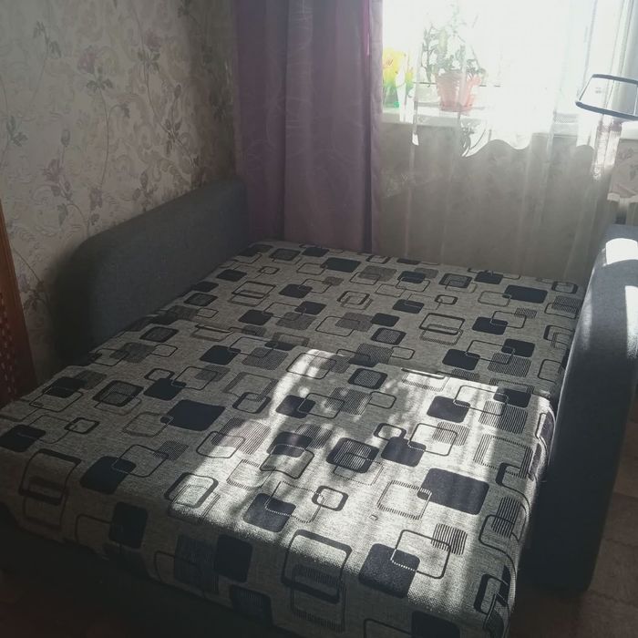 Продам два дивана