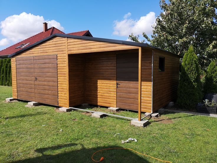 Garaj modular din panouri sandwich 4 x 7.6m