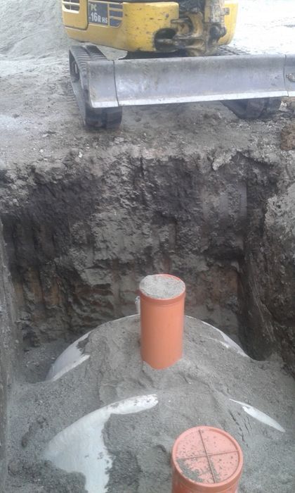 Montaj fose septice, sisteme pluviale , canalizare, apa potabila, etc.