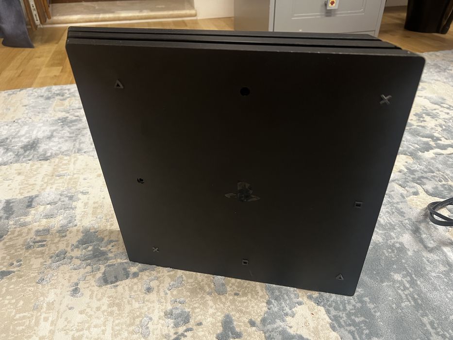 Ps4 pro с играми внутри и дисками