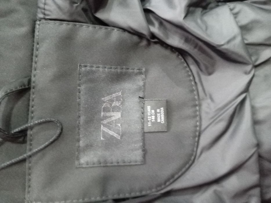 Geaca neagră, marca Zara, mărime 11-12ani