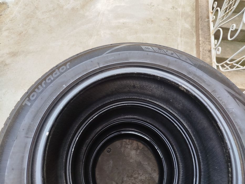 235 55 R17 Shina Turadour