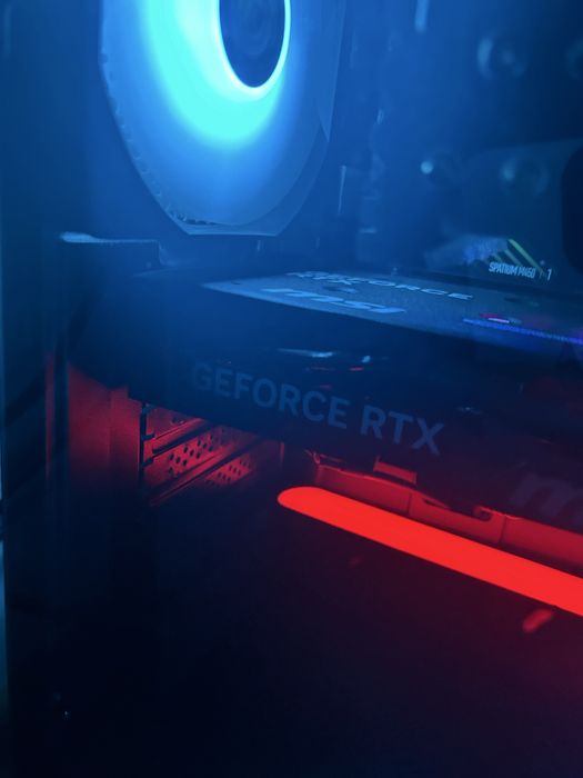 Vand Pc Gaiming Nou In Stare Buna!