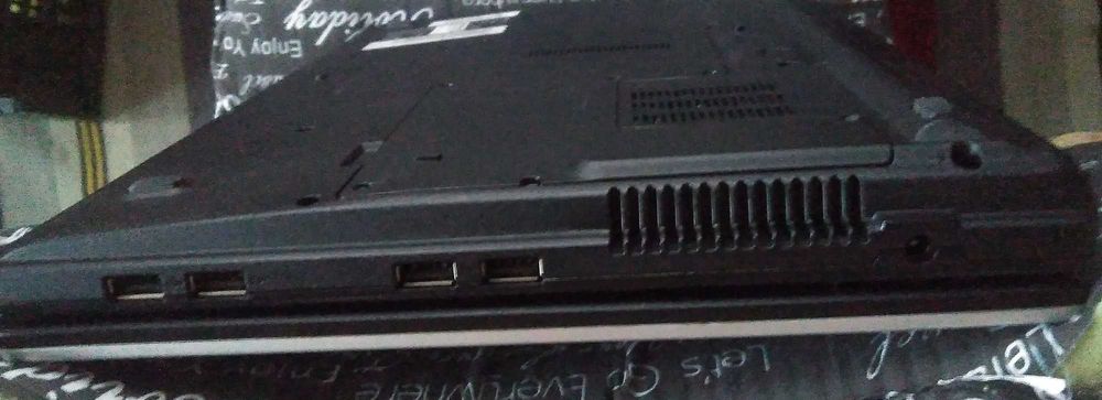 Лаптоп Fujitsu Siemens Amilo Li 2735  15,4-инча