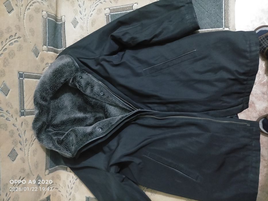 Куртка зимняя, черная