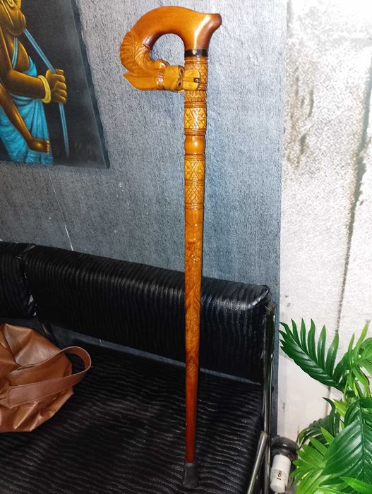 Цървули №44 и дървен бастун с глава на дракон