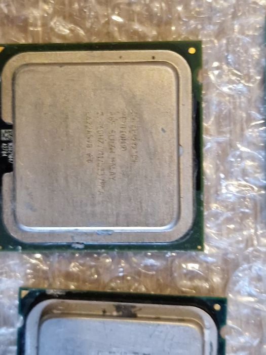 Netestate 9 procesoare intel