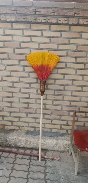 Журоп сотилади (супурги)