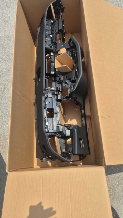 Арматурно Табло заMercedes E -class W214 A2146801501 Чисто Ново.