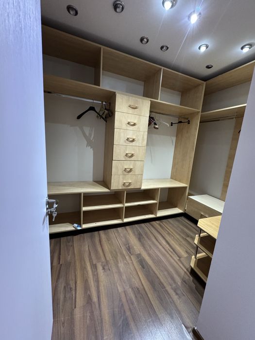 Inchiriez apartament 3 camere modern  VITAN Barzesti