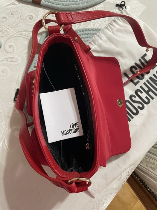 Малка дамска чанта “Moschino”