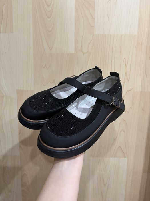 Продам босоножки детские