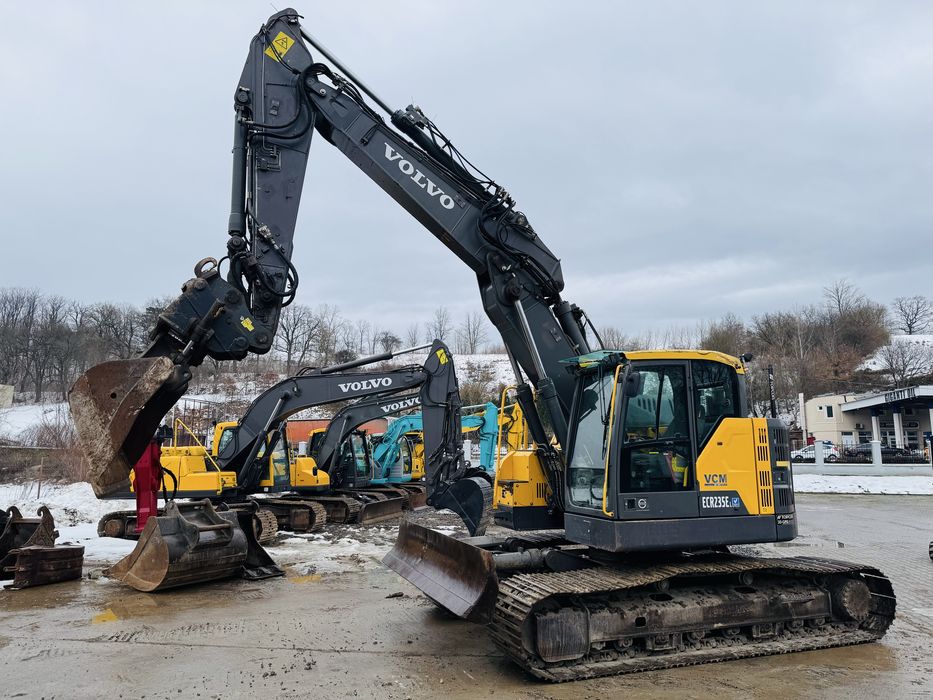 Excavator senile cu lama Volvo ECR 235 EL, an 2015, 26 tone, 3 cupe !