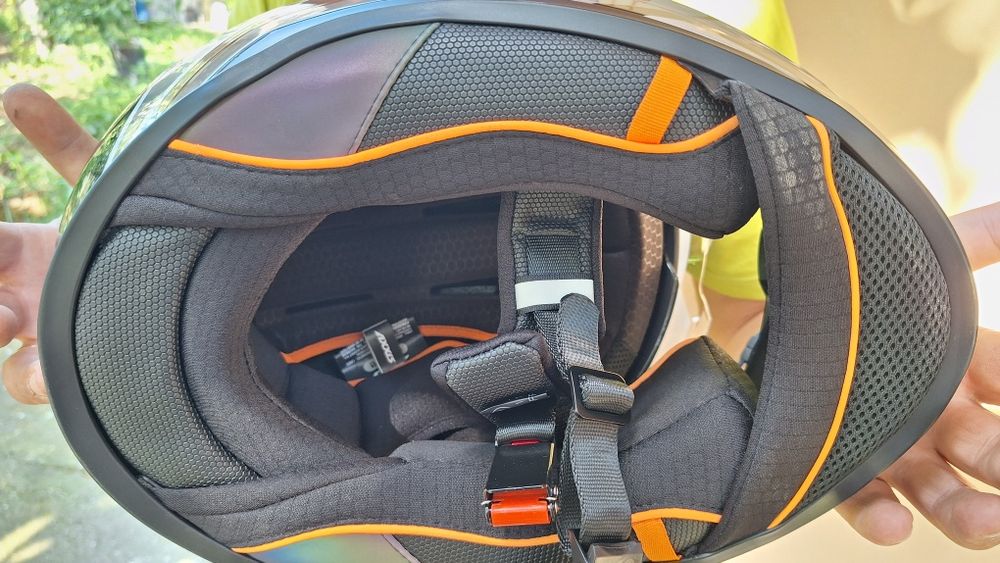 Каска AXXIS HAWK sv ece R22.06