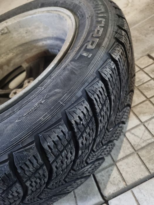 Зимни гуми 215/60/16
