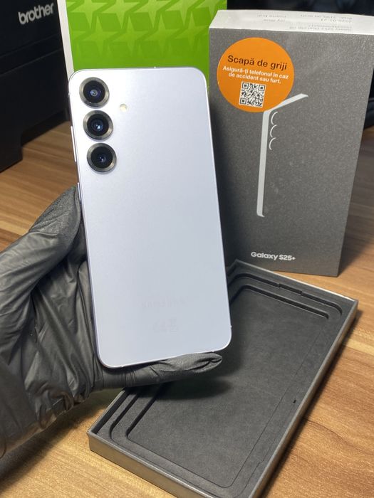 Samsung Galaxy s25 plus • 256 GB • Icy Blue