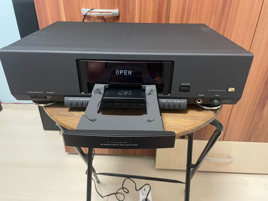 Philips CD 950 Cimpact Disc Player