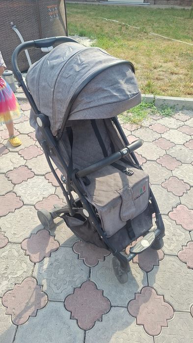 Детская коляска прогулочная