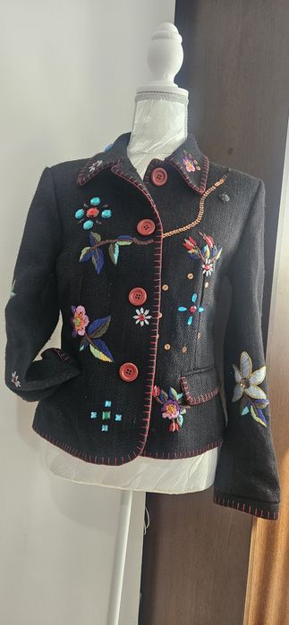 Sacou brodat Zara