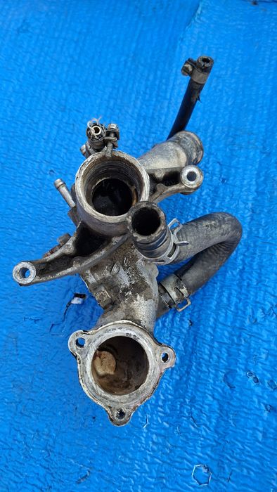 Корпус термостата 1GR-FE TOYOTA