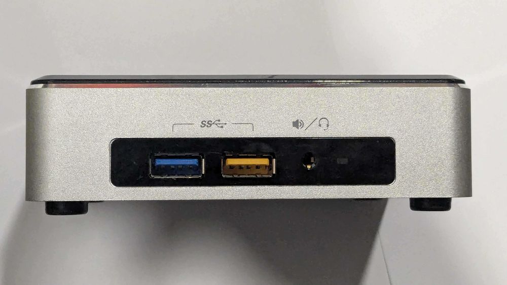 Intel NUC NUCi3SYK | Intel i3 6100U | 4GB DDR4 | 128GB M.2 SATA SSD