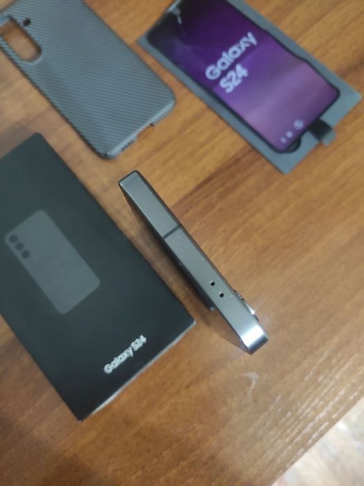 Продам Samsung Galaxy S24