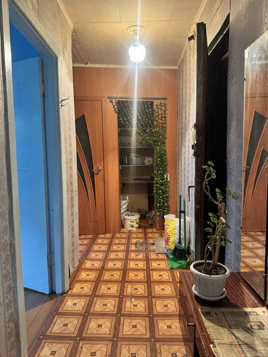 Продам 2 комнат. квартиру