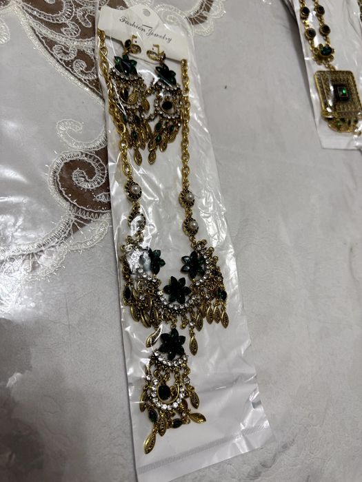 Восточное украшение ручной работы 

Продаётся