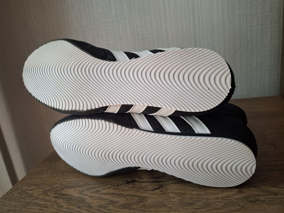 Adidas боксови обувки 42 номер.