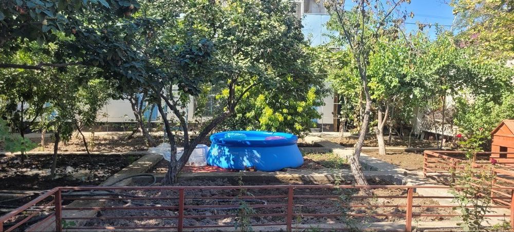 Жилой дом с участком