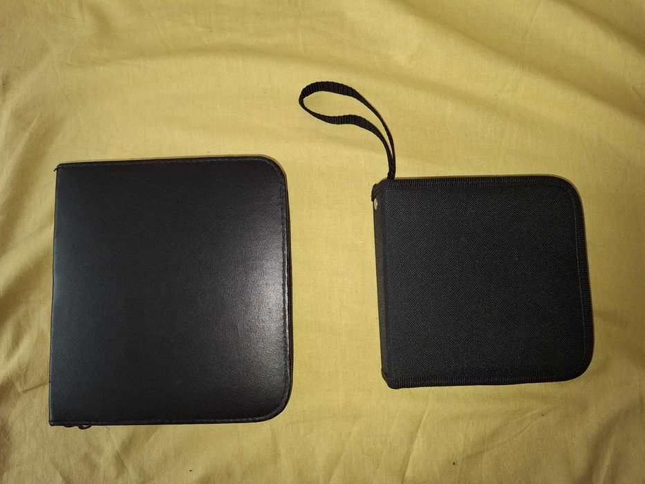 Gentute cu fermuar pentru aparate foto, MP4, telef, CD-uri, DVD-uri