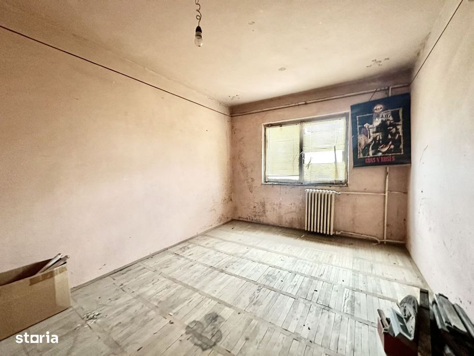 Apartament decomandat cu 3 camere si potential excelent – Zona Soare