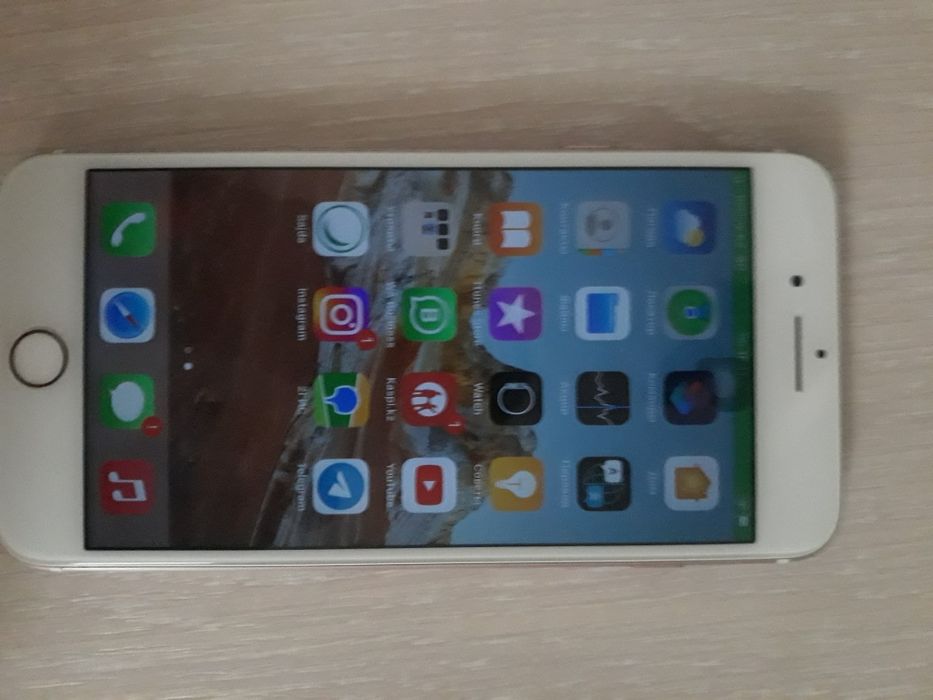 Продаю Iphone 7plus 32 gb