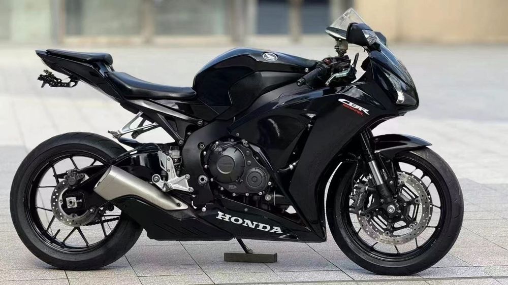 Honda cbr 1000rr fireblade