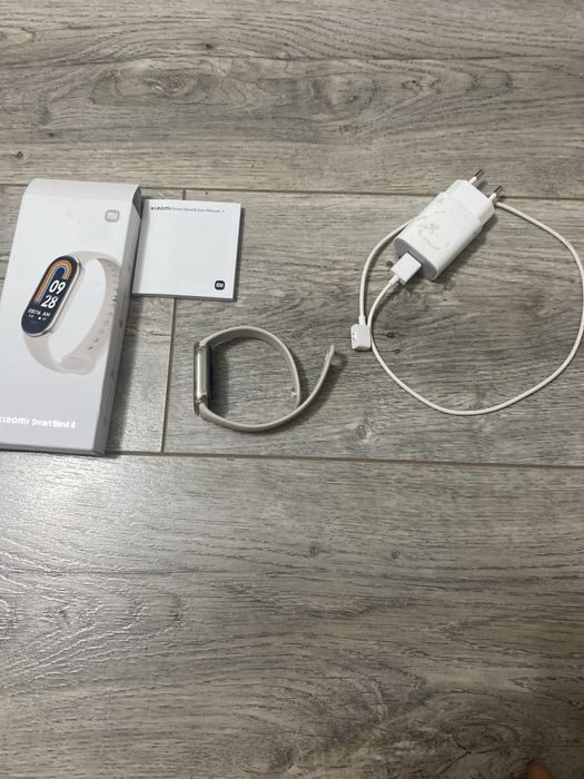 Продам Mi band 8