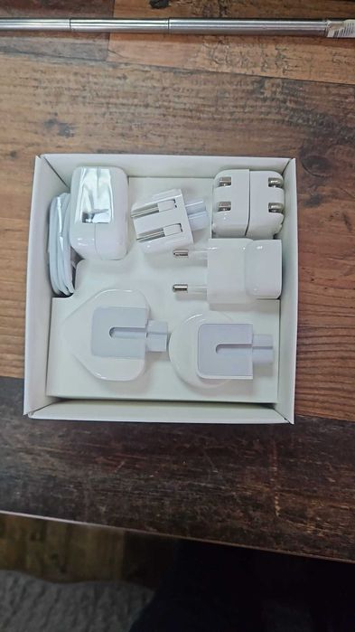 Set de incarcare Apple World Travel Adapter Kit