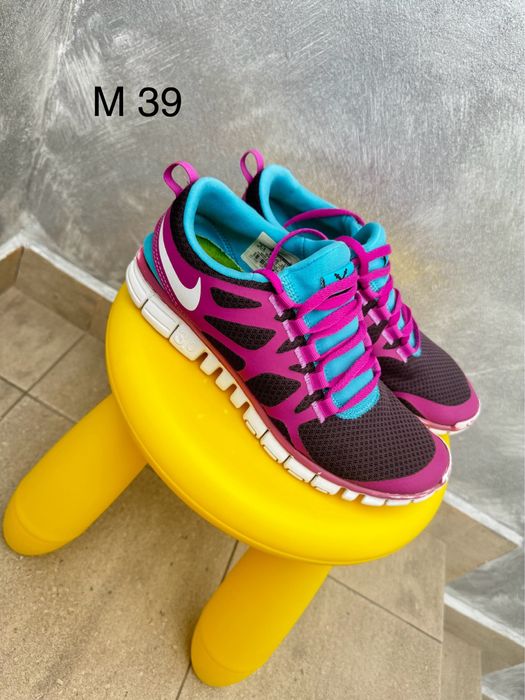 Adidasi nike sala m 39