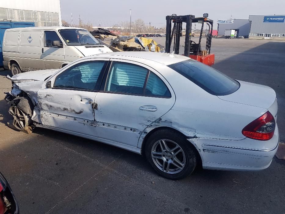 НА ЧАСТИ Mercedes E-Класа 320CDI 7G-tronic W211 EVO FACELIFT Avantgard